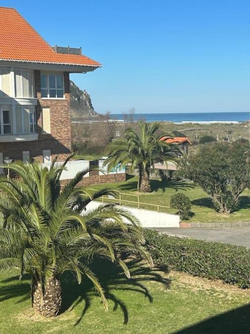 Playa De Berria -Apartamento Con Piscina Y Vistas Al Mar Santoña 外观 照片