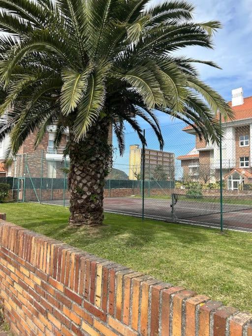 Playa De Berria -Apartamento Con Piscina Y Vistas Al Mar Santoña 外观 照片
